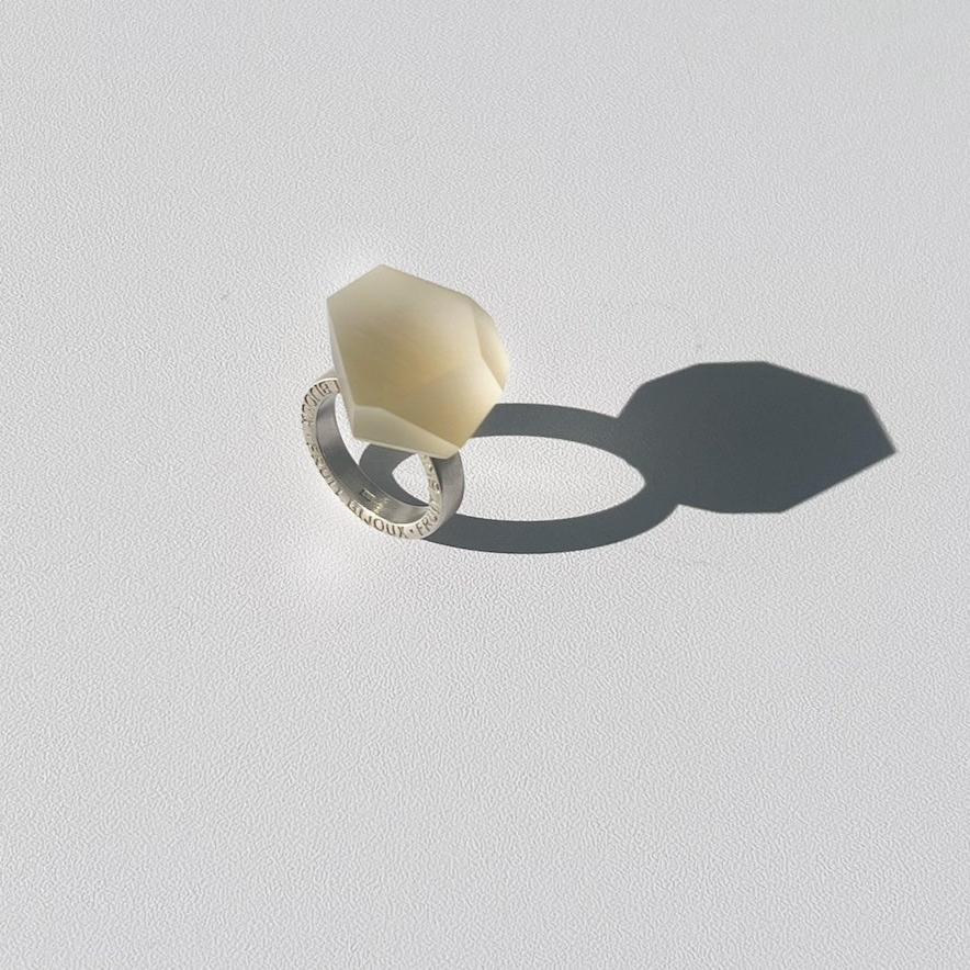 Clear gold ring top