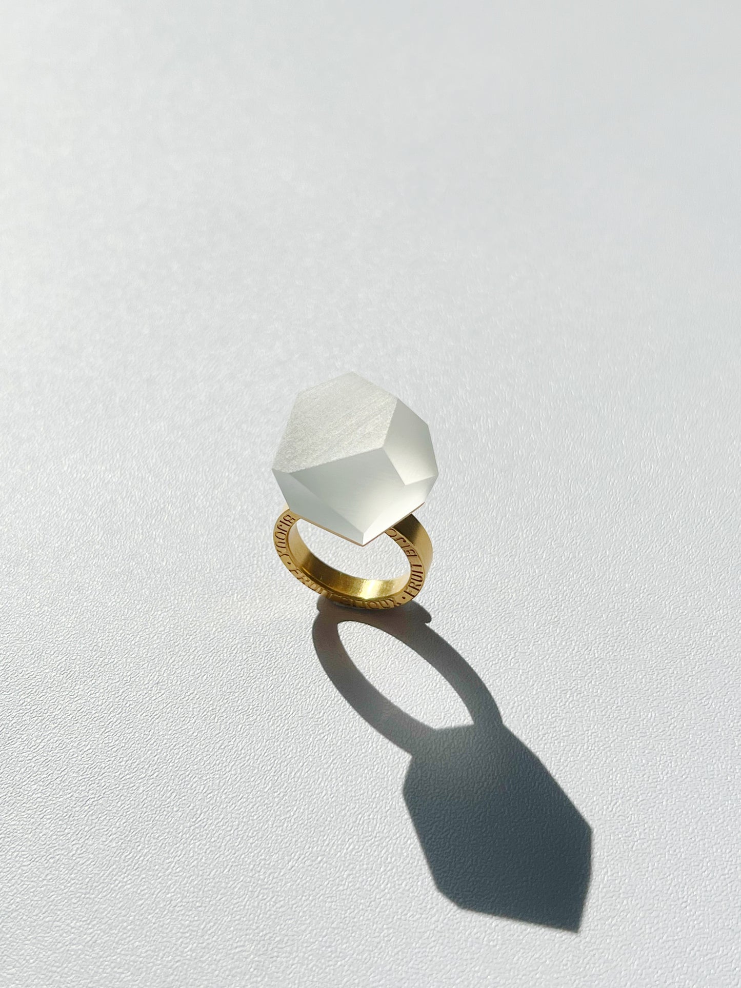 Crystal clear ring top